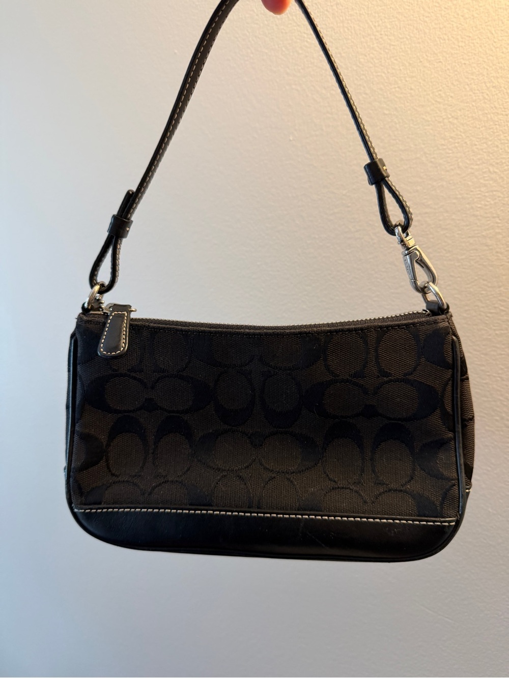 Vintage Coach Signature logo